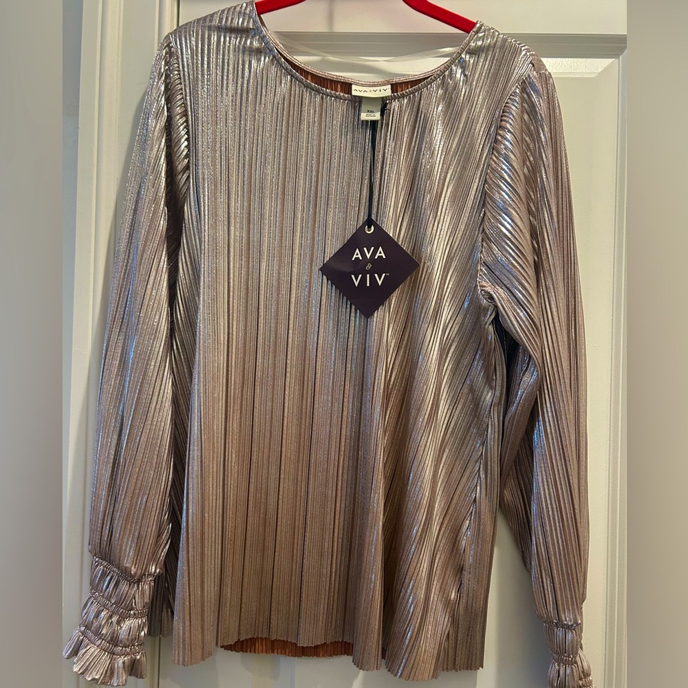 Ava & Viv Women's Metallic Silver Top Size XXL (Fits more like an XL)